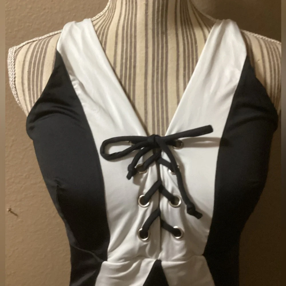 NEWT CITY CHIC MESSINA SWIMMING SUIT SIZE plus XS - Picture 3 of 16